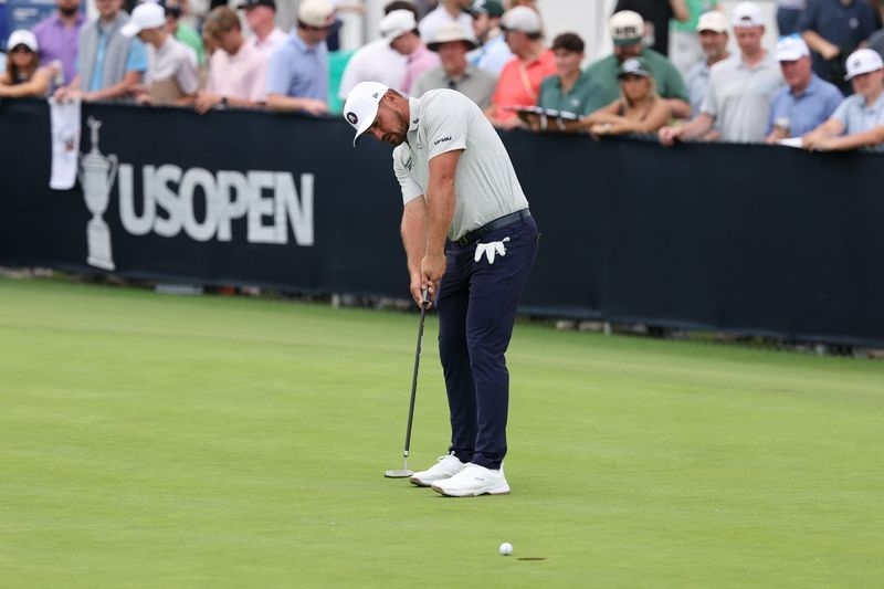 Golf-DeChambeau gets early morning start for U.S. Open title defence