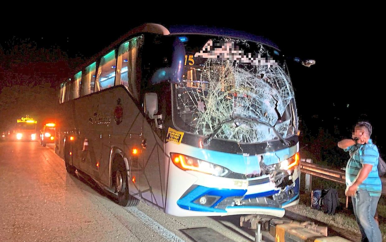 28 passengers – 13 of them students