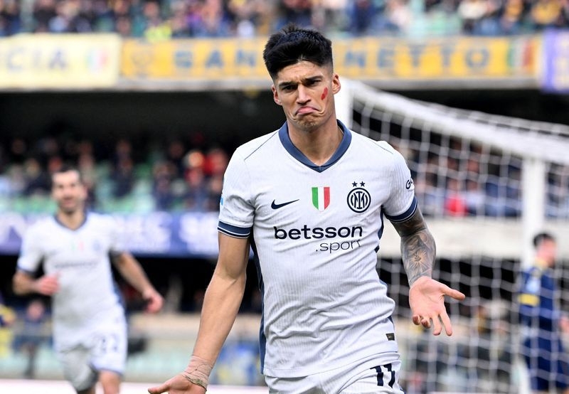 Soccer-Botafogo sign Argentine Correa ahead of Club World Cup