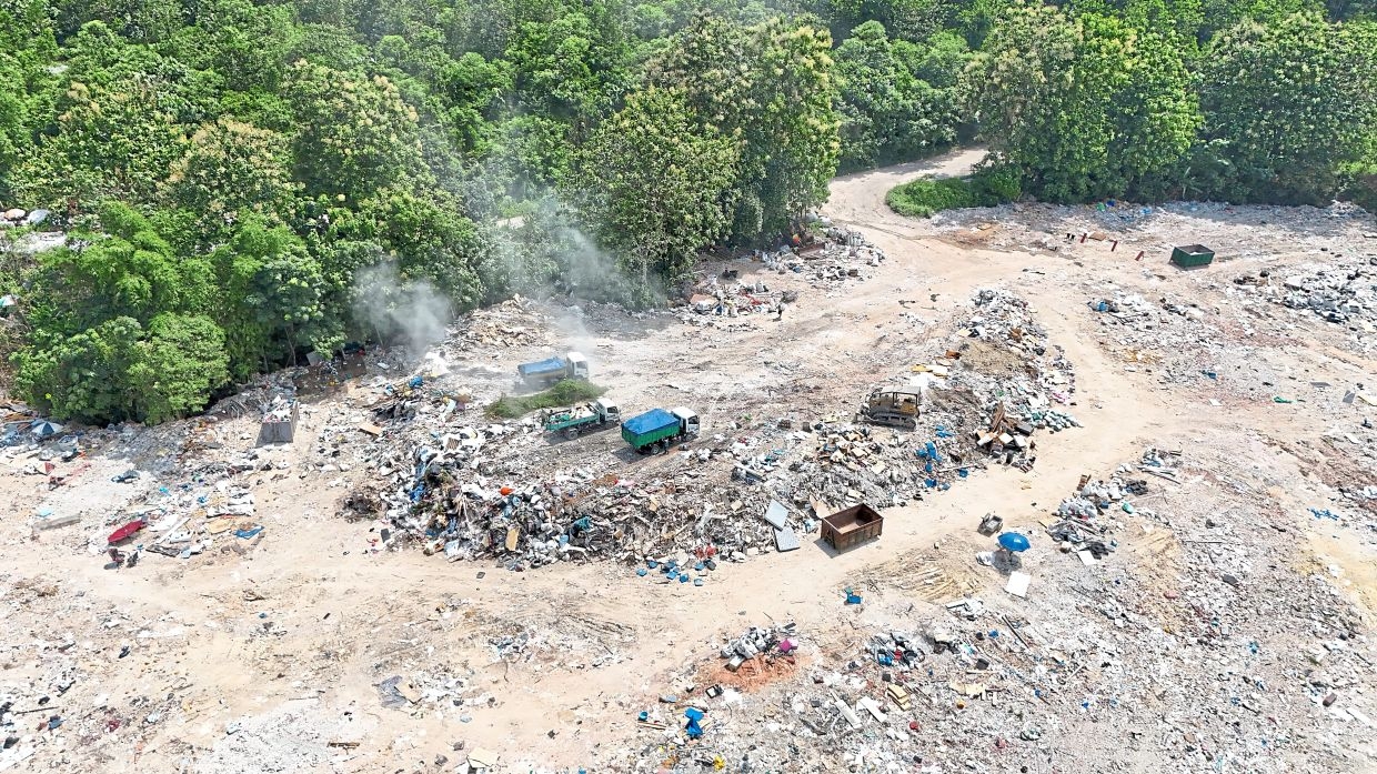 Reek of fly-tipping hits Hulu Langat