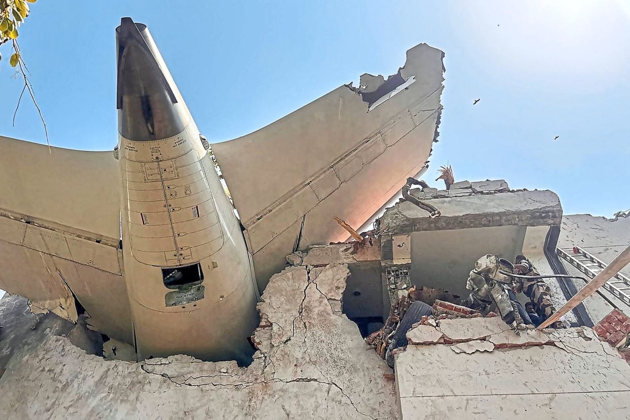 Over 200 killed in Air India crash