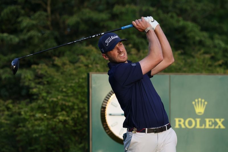 Golf-Former caddie-turned-dentist eyes silver lining after rough U.S. Open