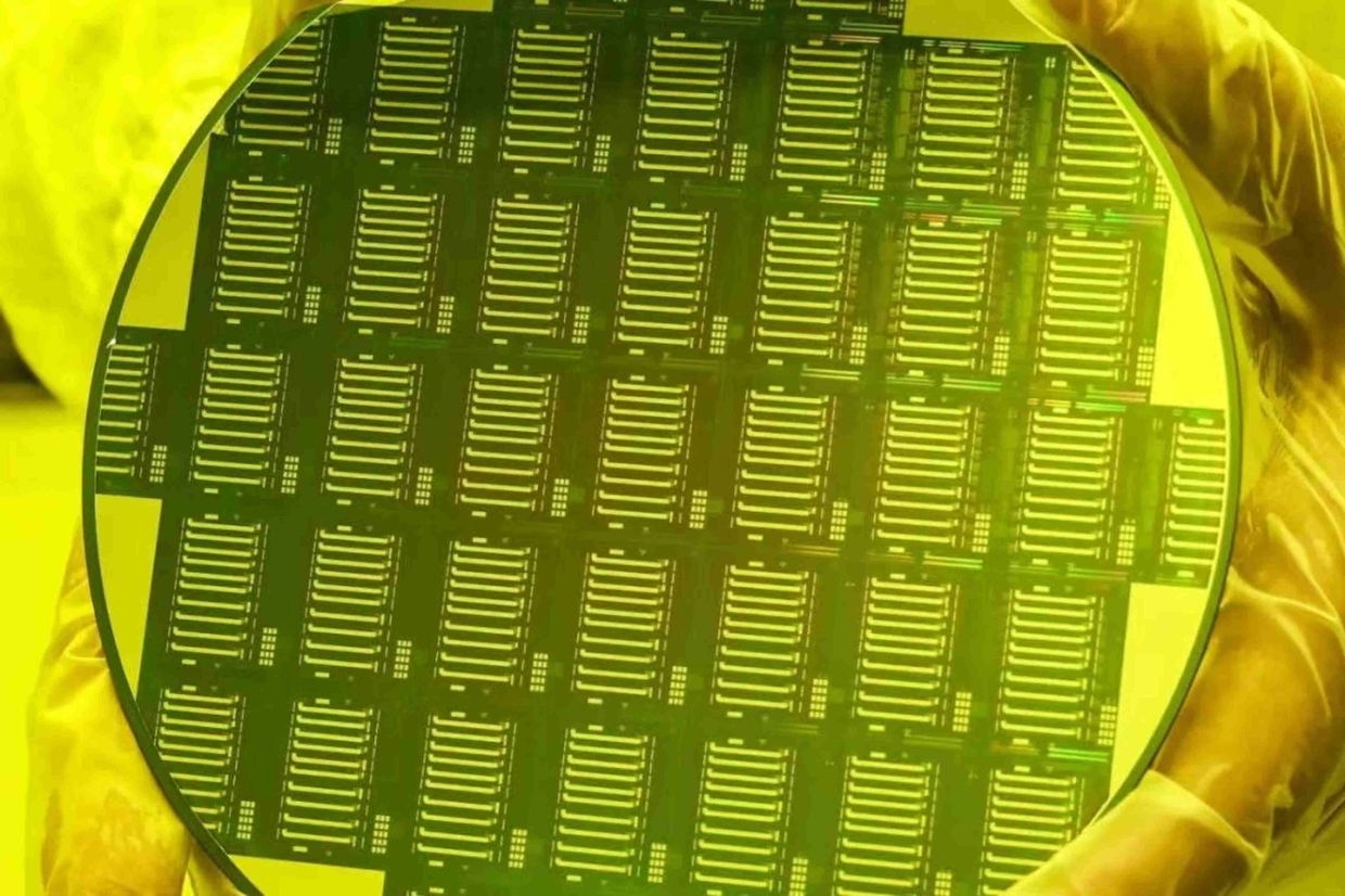 China's photonic chip debut to power AI, 6G and quantum computing push: expert