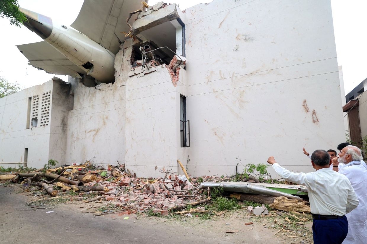 Volunteer rescuers describe horror at India plane crash site