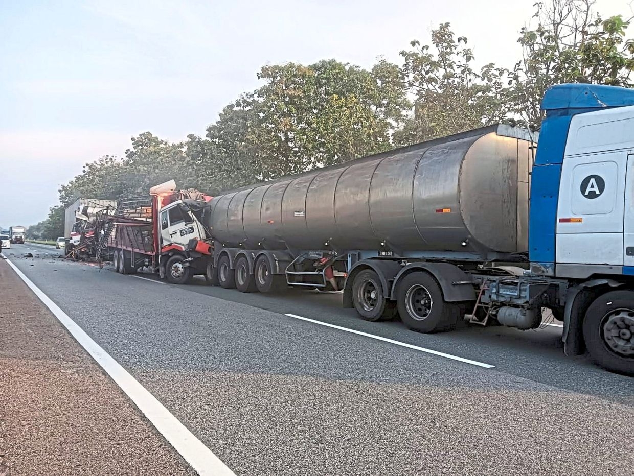 Truck driver and assistant killed in highway crash