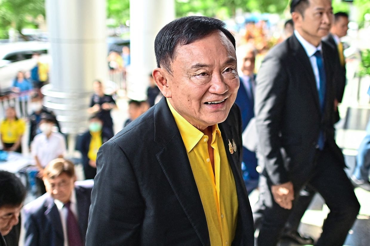 Court calls witnesses in Thaksin hospital probe