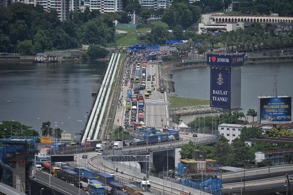 Travellers to Johor can expect three-hour jam due to heavy traffic at Woodlands Checkpoint: Singapore Immigration and Checkpoints Authority