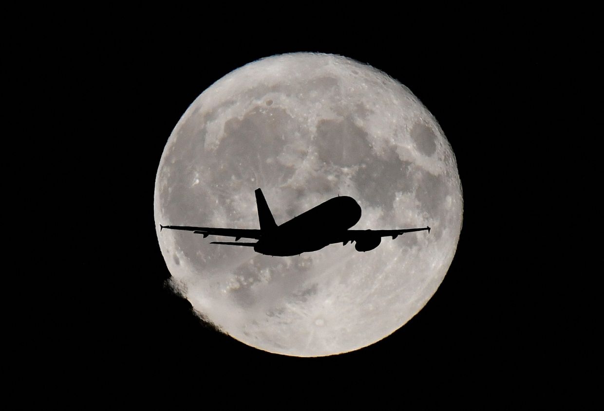 Several Middle East countries reopen airspace to civilian traffic