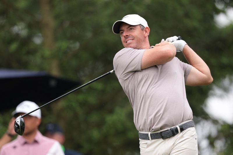 Golf-McIlroy on snubbing media: 'I've earned the right'