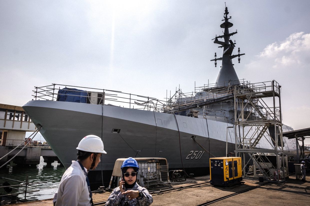 PM reviews LCS progress at Lumut shipyard as construction reaches 72.4%