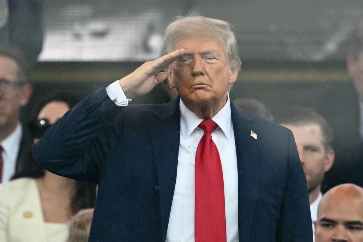Military parade draws Trump fans and critics to US capital