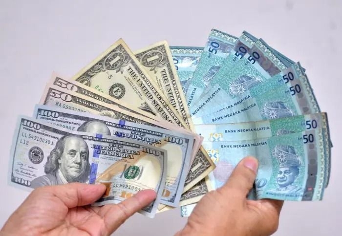 Ringgit likely to fluctuate between 4.22 and 4.24 against the US dollar and trade sideways ahead of key Fed meeting