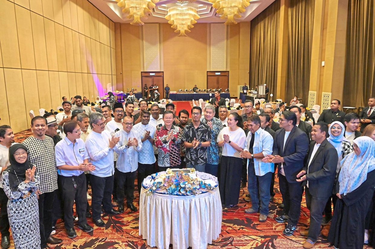 Journos lauded for vital role amid digital deluge