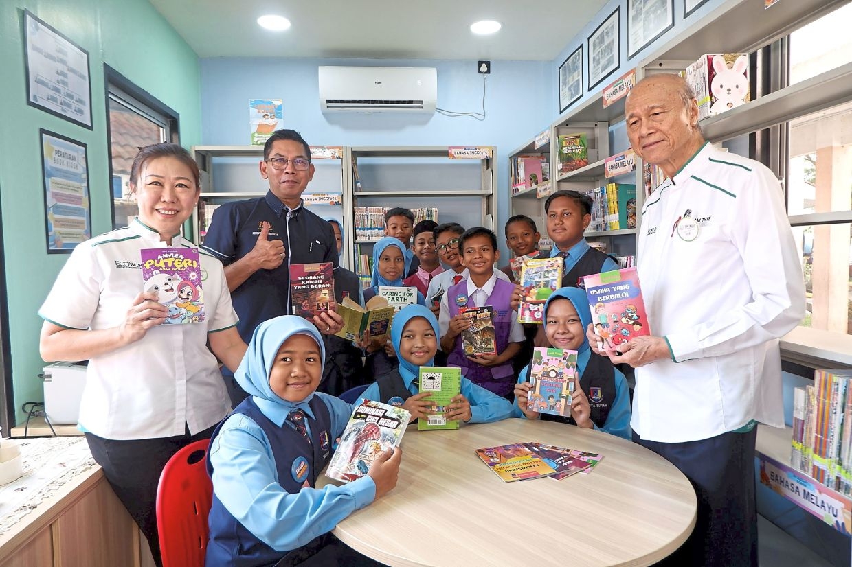Foundation builds book kiosk at Semenyih school