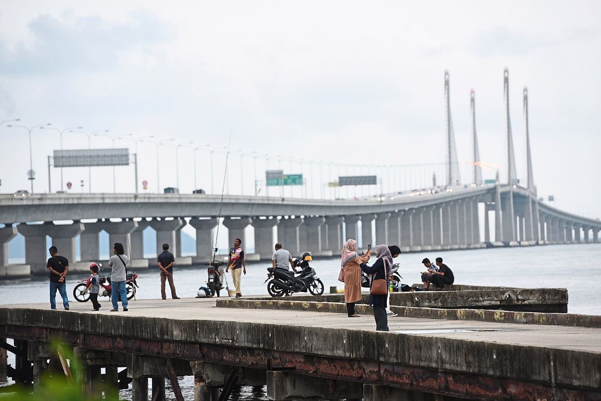 Penang DOF failed to act on trawler intrusions, EAIC says