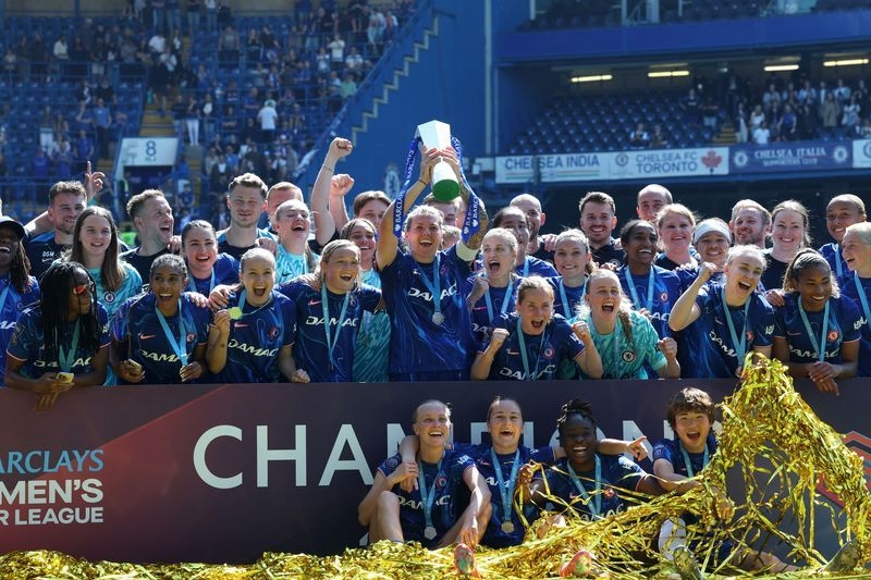 Soccer-English Women's Super League expanding to 14 teams from 2026