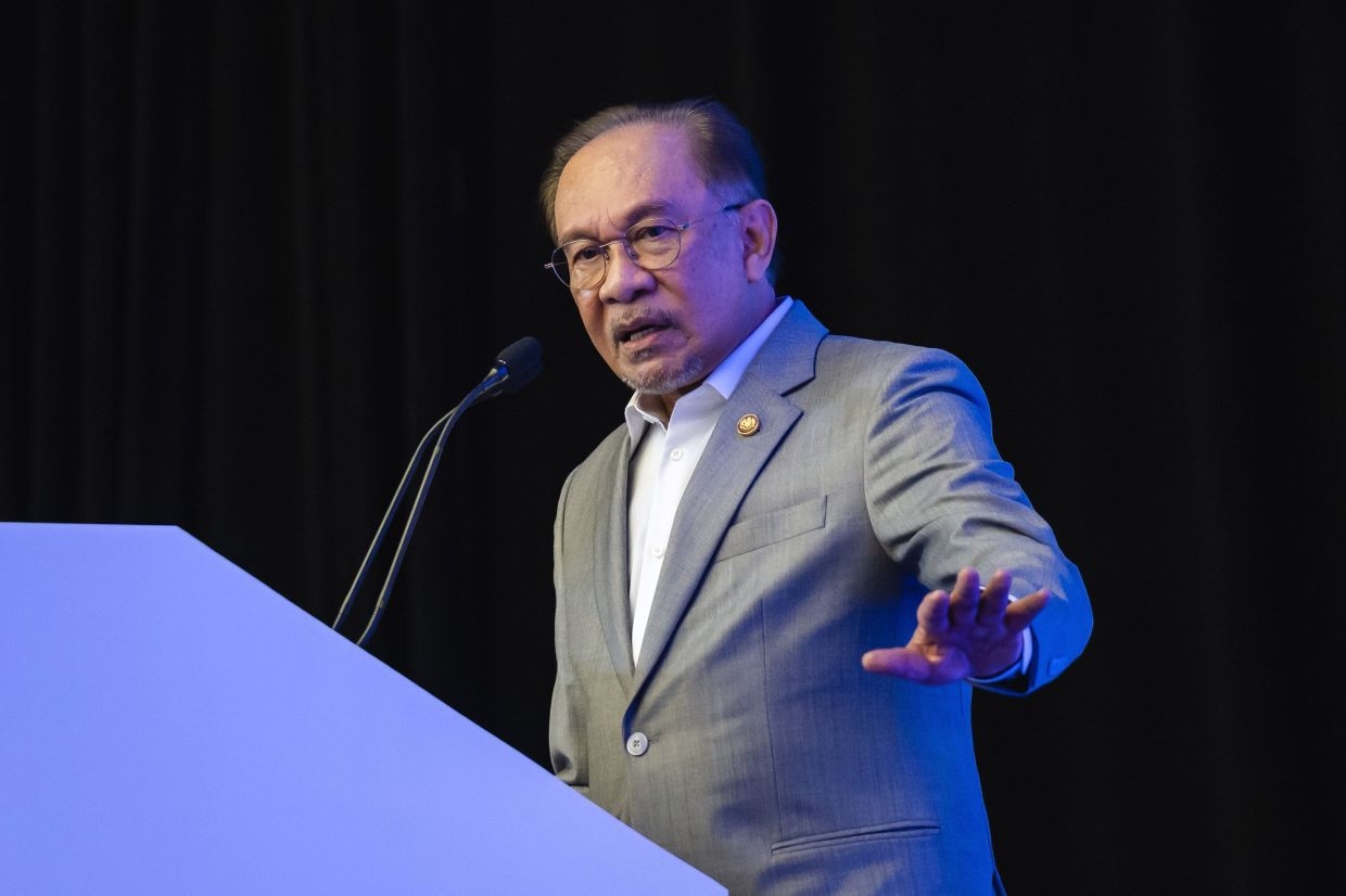 Govt closely monitoring Iran conflict, no immediate plans for evacuation, says Anwar