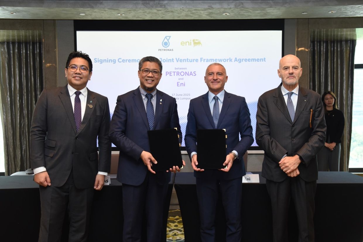 PETRONAS, Italy's Eni ink JV framework to explore regional upstream collaboration