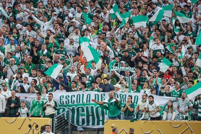Soccer-Scorching heat sparks welfare fears at Club World Cup