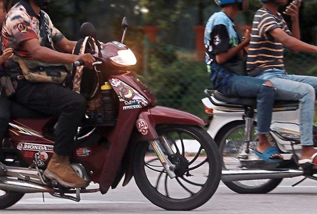 Man who rode motorcycle against traffic in Johor is believed to have Alzheimer's