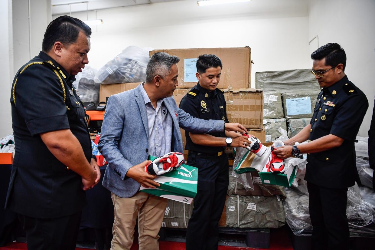 Counterfeit luxury goods worth RM400,000 seized in KL