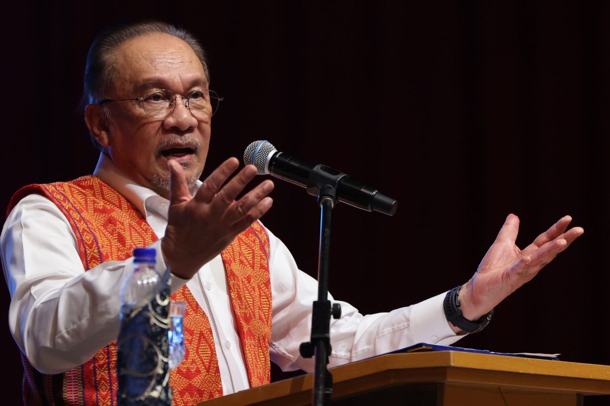PM Anwar calls for revival of reading culture to uplift the nation