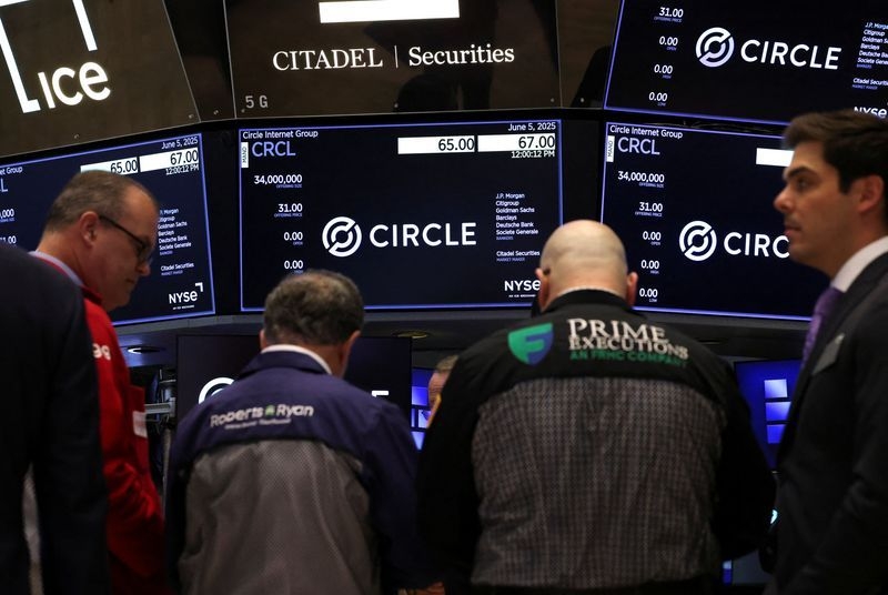 Circle surges as US Senate clears path for stablecoin regulation