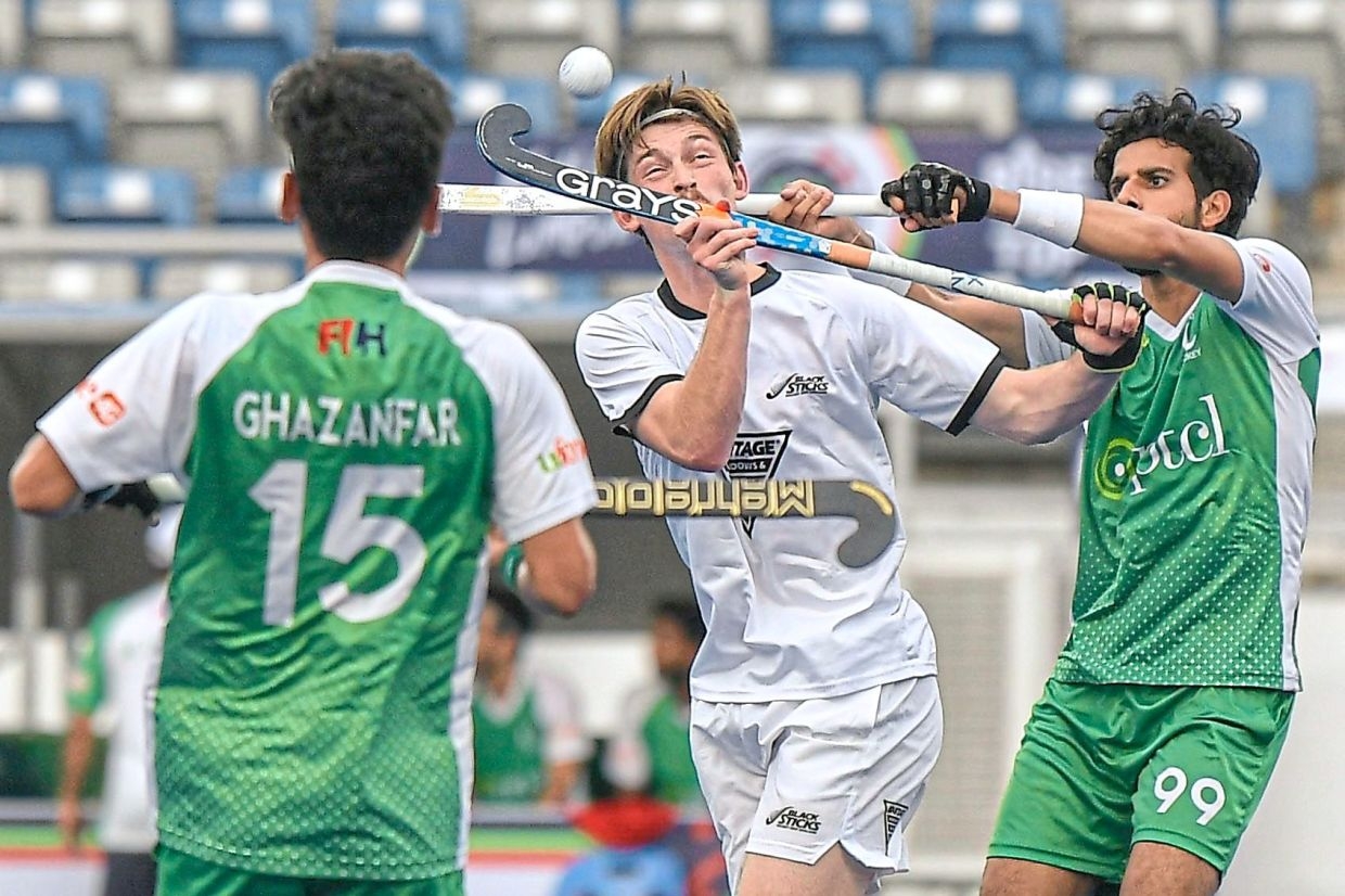 Malaysia beat Japan but fail to advance to semi-finals