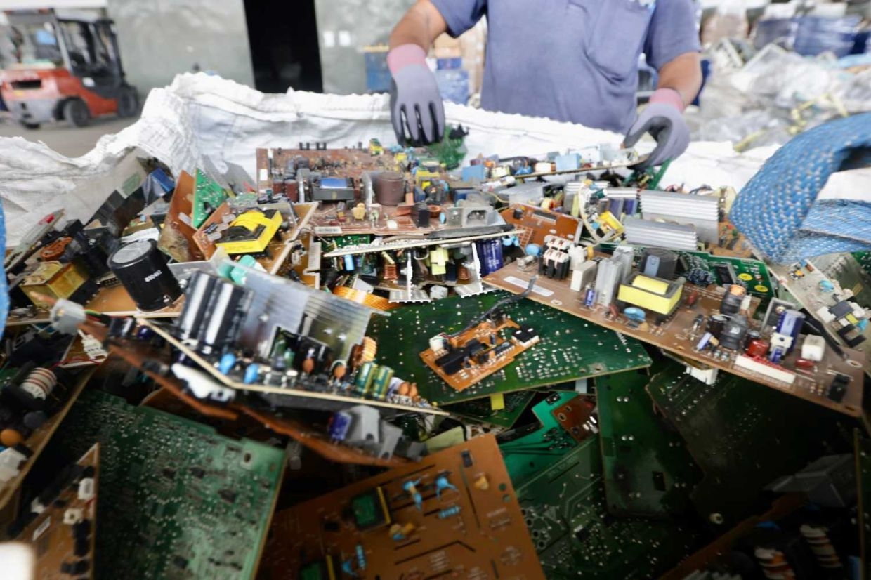 Ops Hazard 2.0: Seven premises licensed to process e-waste probed for smuggling materials from overseas