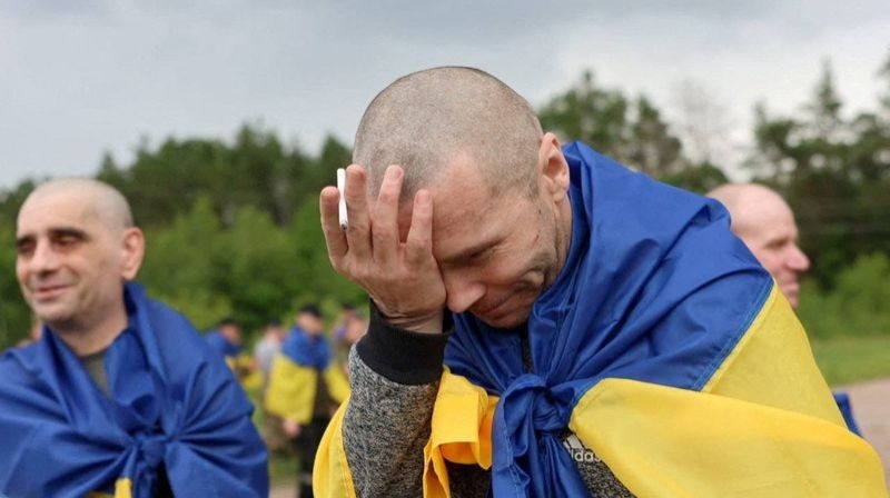 Ukraine and Russia exchange POWs in latest swap