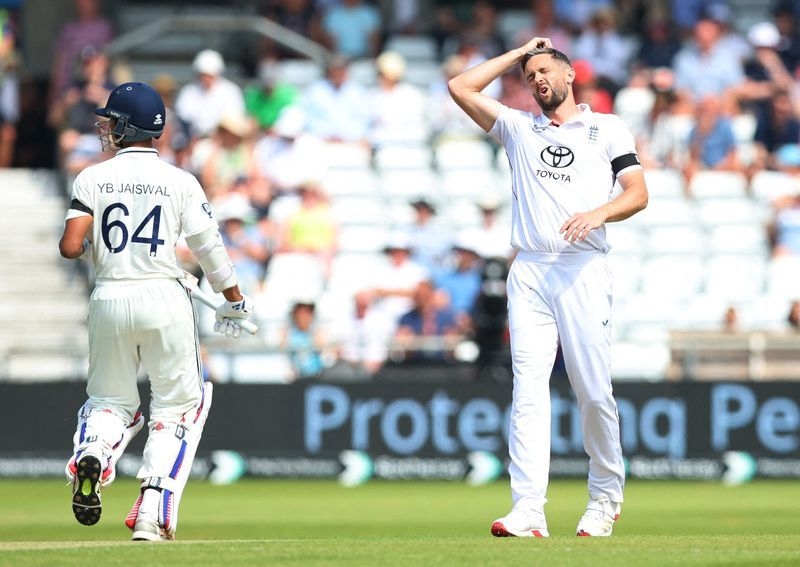 Cricket-Sun is out as England and India get highly-anticipated test series under way