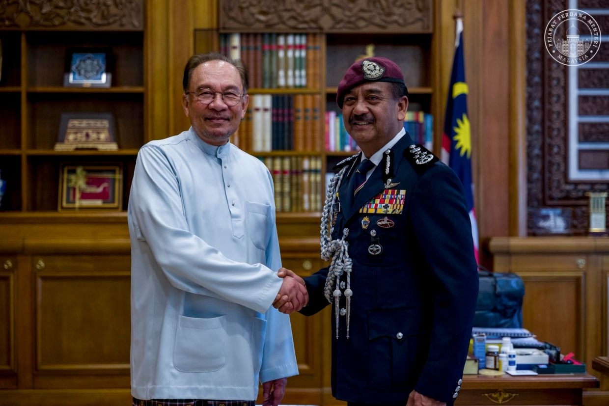 PM Anwar records his appreciation to Razarudin