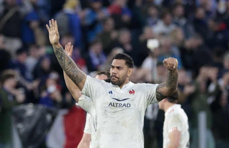 Rugby-France XV fight back to secure 26-24 win over England XV