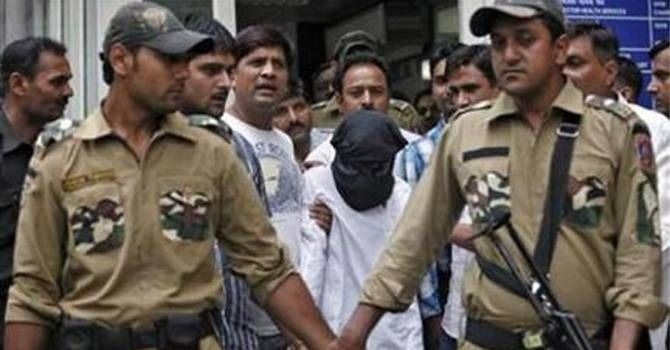 India arrests two for harbouring Kashmir attackers