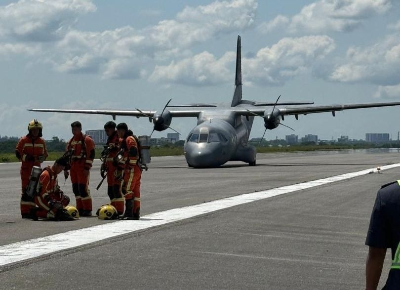 RMAF confirm aircraft CN-235 experienced nose landing gear issue