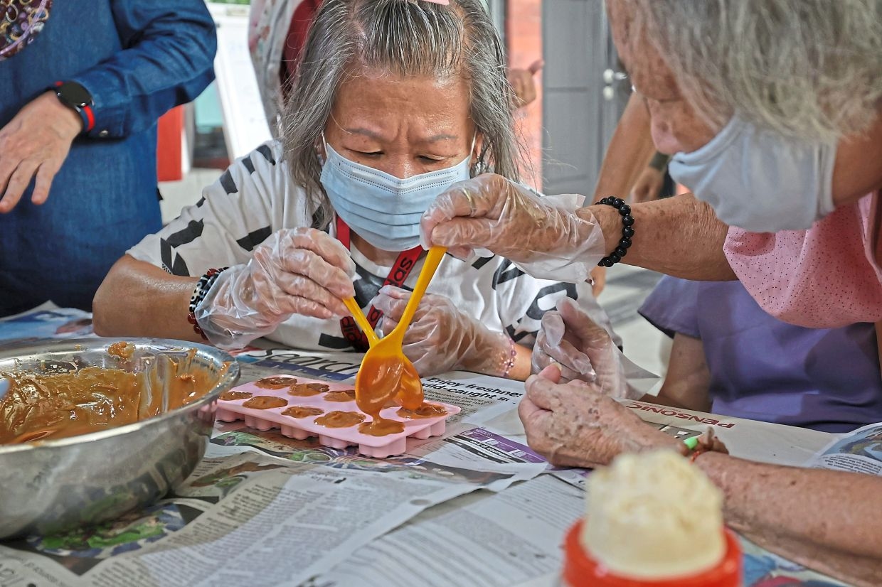 Undergrads' outreach provides self-sufficiency skills for the homeless