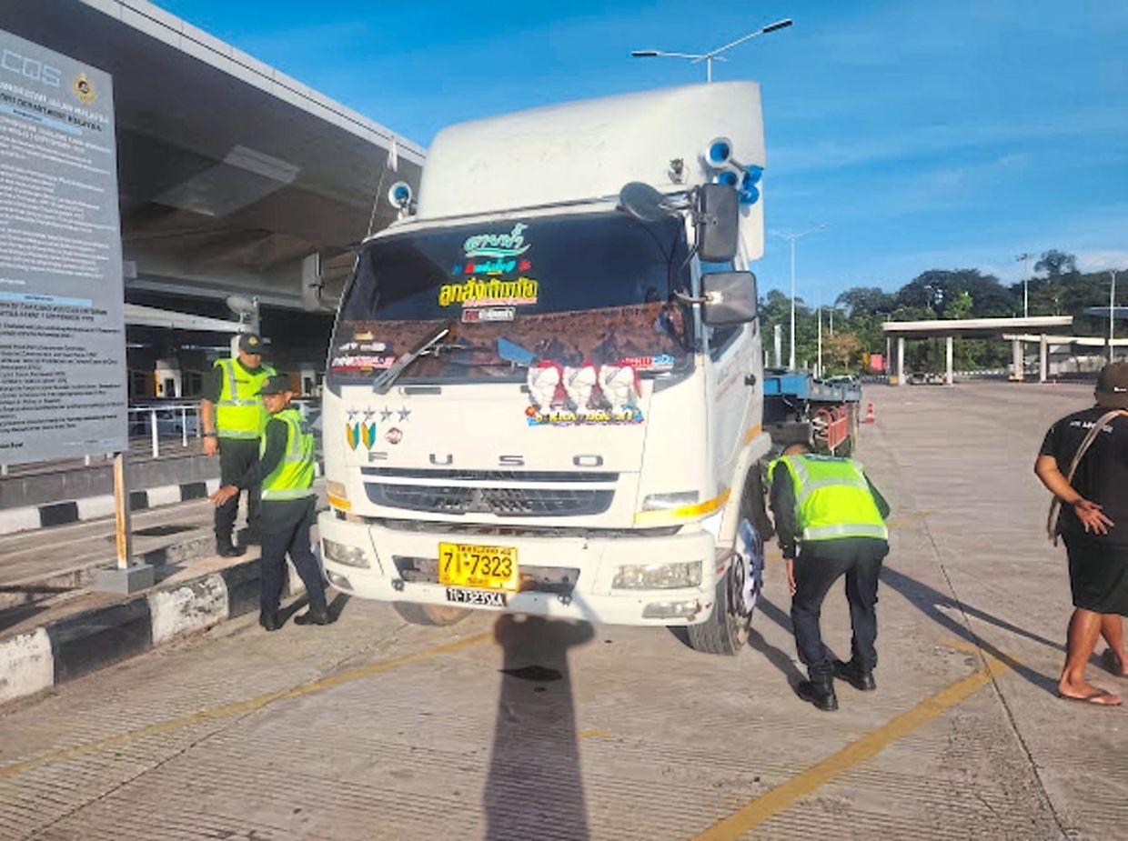 RM90,000 worth of diesel seized in foiled smuggling bid