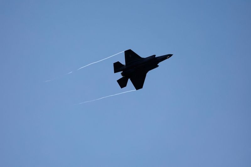 UK to buy fighter jets capable of carrying tactical nuclear weapons