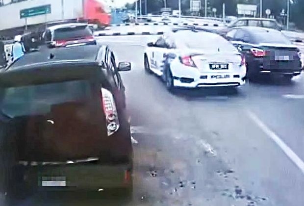 QuickCheck: Did a driver flee police near a Penang toll plaza?