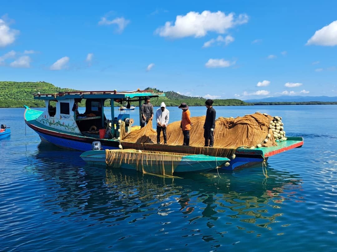 Two vessels detained for fishing too close to shore in Sabah waters