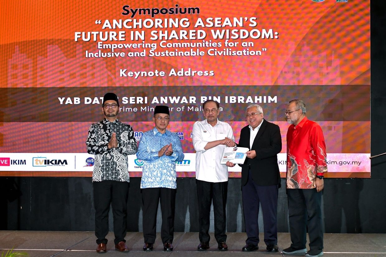 Anwar: Only positive reforms can safeguard nation's future