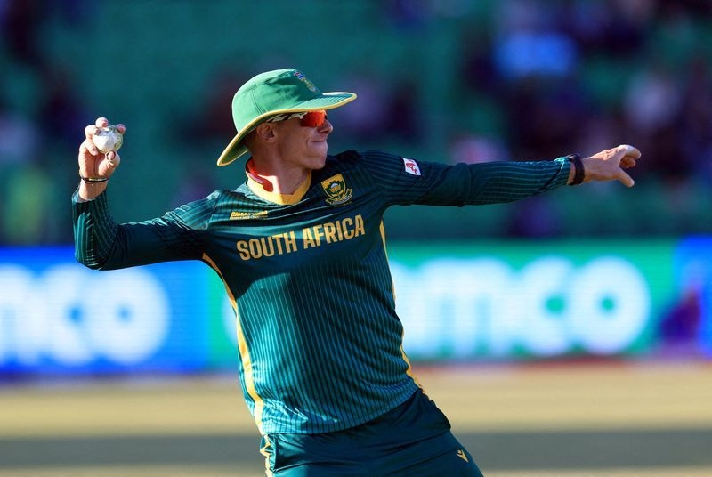 Cricket-Van der Dussen to lead new-look South Africa in T20 tri series