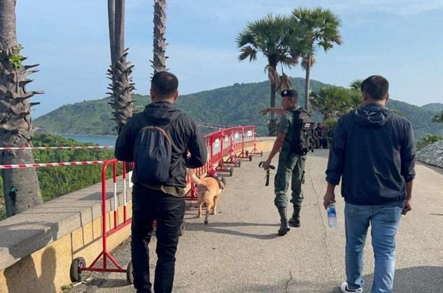 Thai authorities defuse four bombs in Phuket, arrest suspects