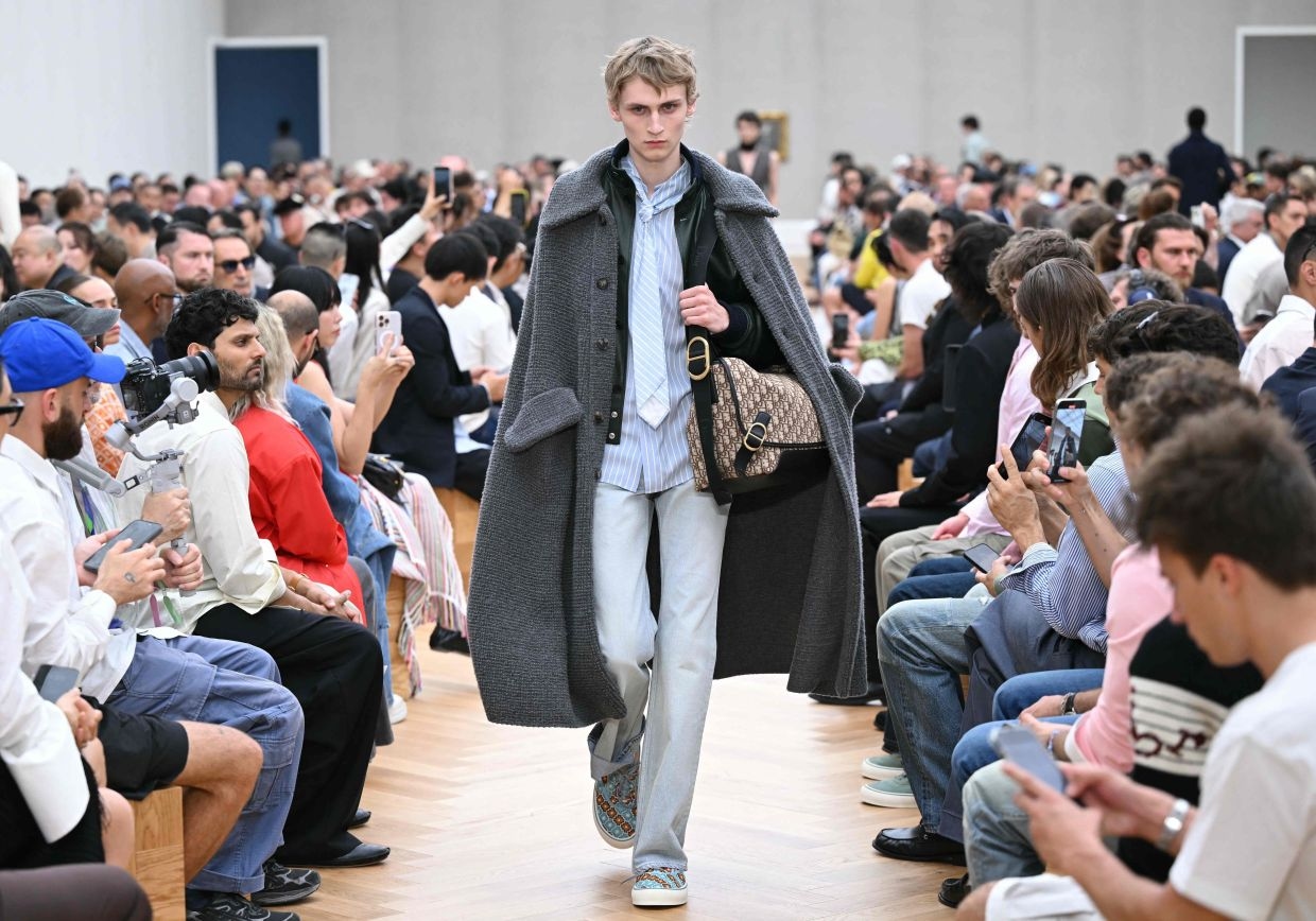 Why is Jonathan Anderson's first Dior show at Paris Fashion Week so significant?