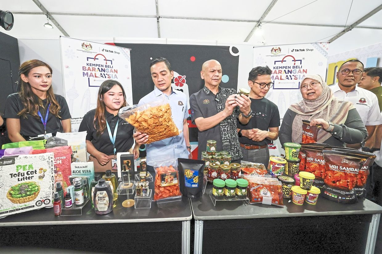 Tracking who buys packet cooking oil