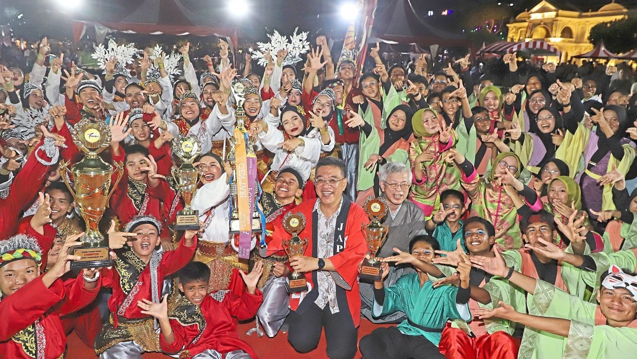 Perak school regains crown at Japan street fest