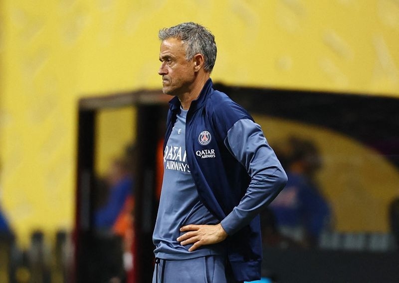 Soccer-Luis Enrique eyes historic PSG season as they reach Club World Cup quarters