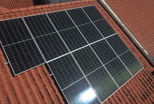 MAXIS POWERS UP HOME SOLAR