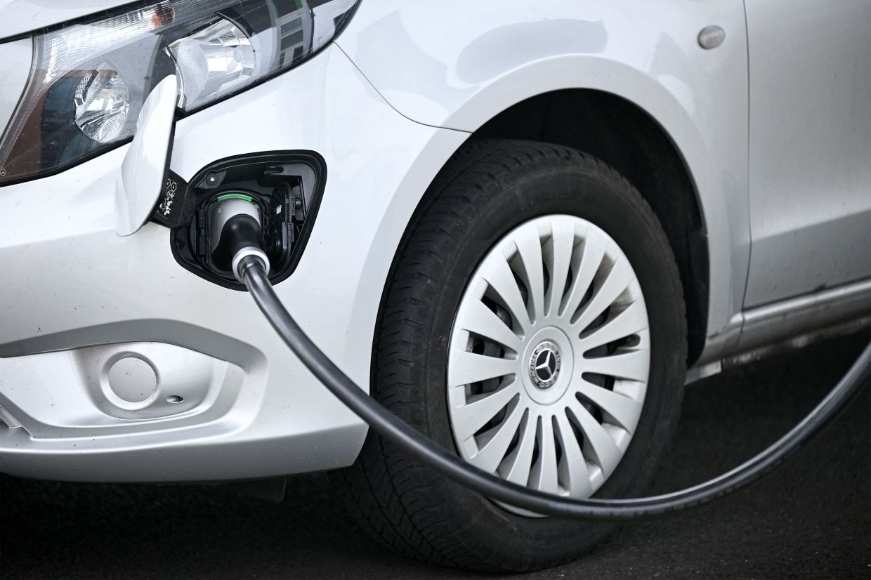 UK auto tariff cut comes into effect