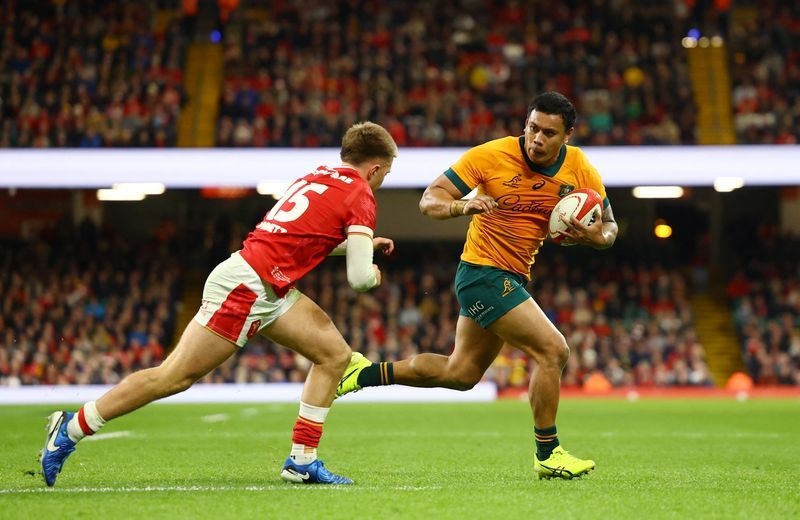 Rugby-Wallaby Ikitau looking forward to midfield connection with 'natural' Suaalii